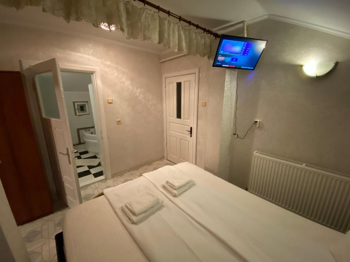 Ferienwohnung Apartament Mansarda Curtea de Argeş Exterior foto