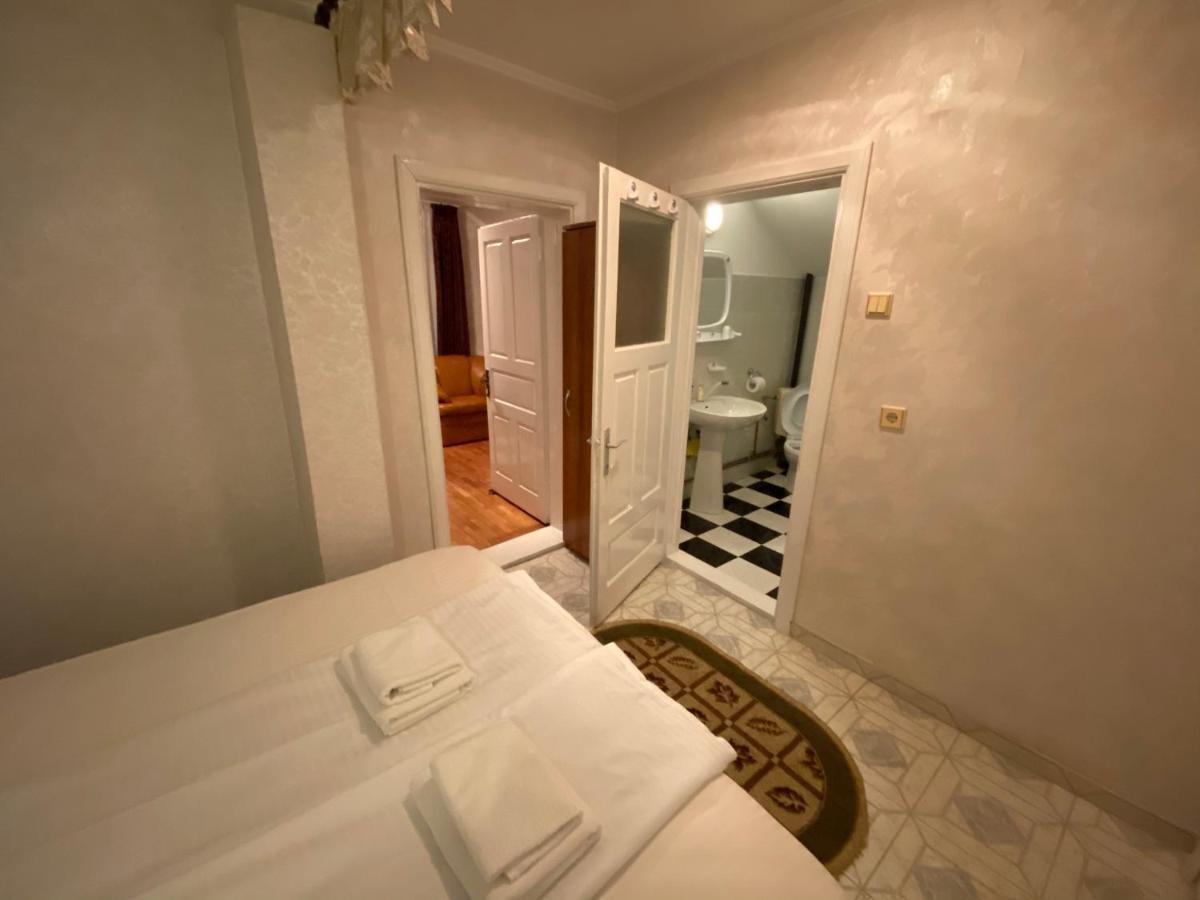 Ferienwohnung Apartament Mansarda Curtea de Argeş Exterior foto