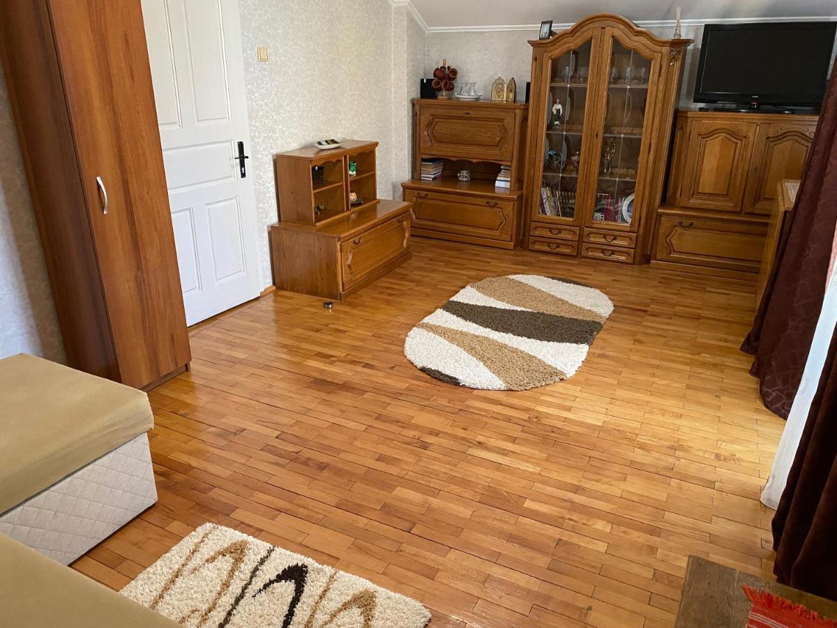 Ferienwohnung Apartament Mansarda Curtea de Argeş Exterior foto